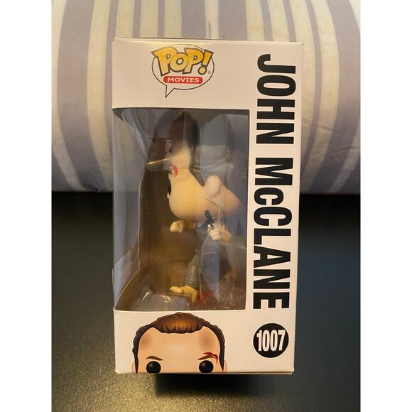 Funko Pop Movies: Die Hard - John McClane - Picture 2 of 6